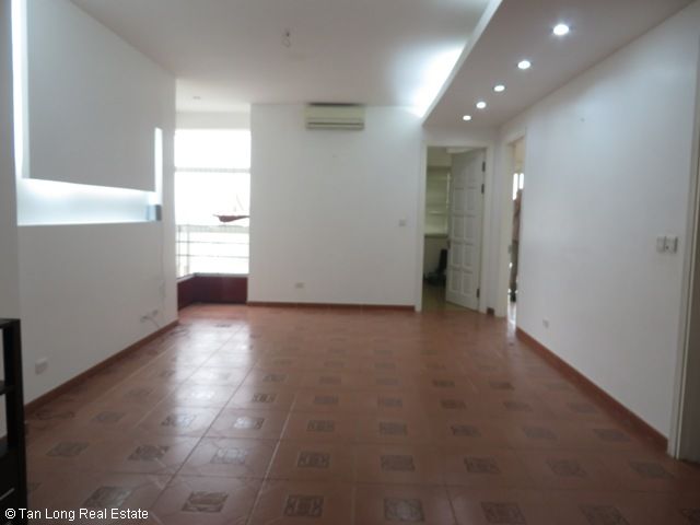2 bedrooms Apartment in Tay Ho, Vietnam No. 358