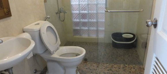 2 bedrooms Apartment in Tay Ho, Vietnam No. 358 4