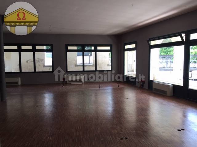 2 rooms Commercial property in Treviso, Italy No. 89315