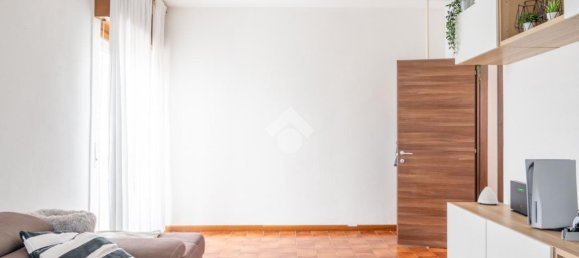 3 rooms Apartment in Villafranca di Verona, Italy No. 108457 5