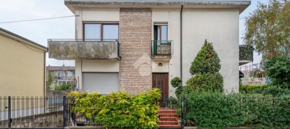 3 rooms Apartment in Villafranca di Verona, Italy No. 108457 22