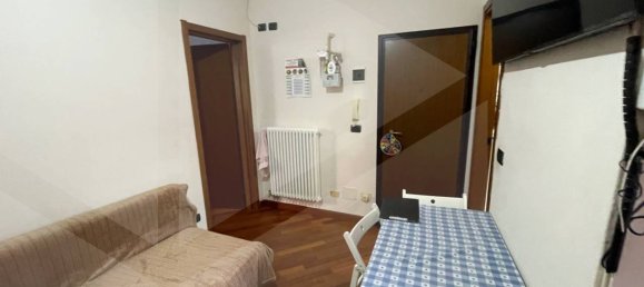 2 rooms Apartment in Bologna, Italy No. 27534 7