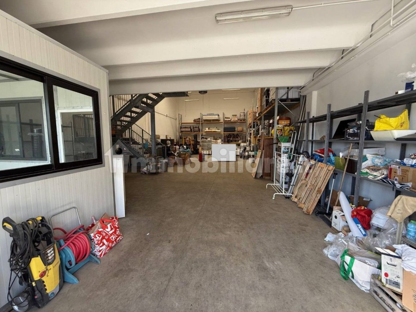 Lagerhaus in Imola, Italy 290m², Nr. 320628