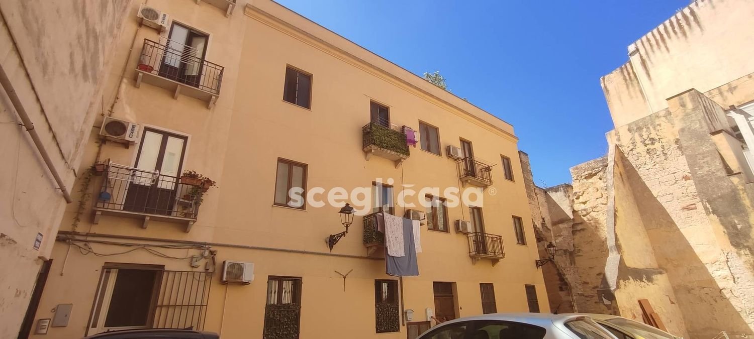 400m² Building in Marsala, Italy No. 315479