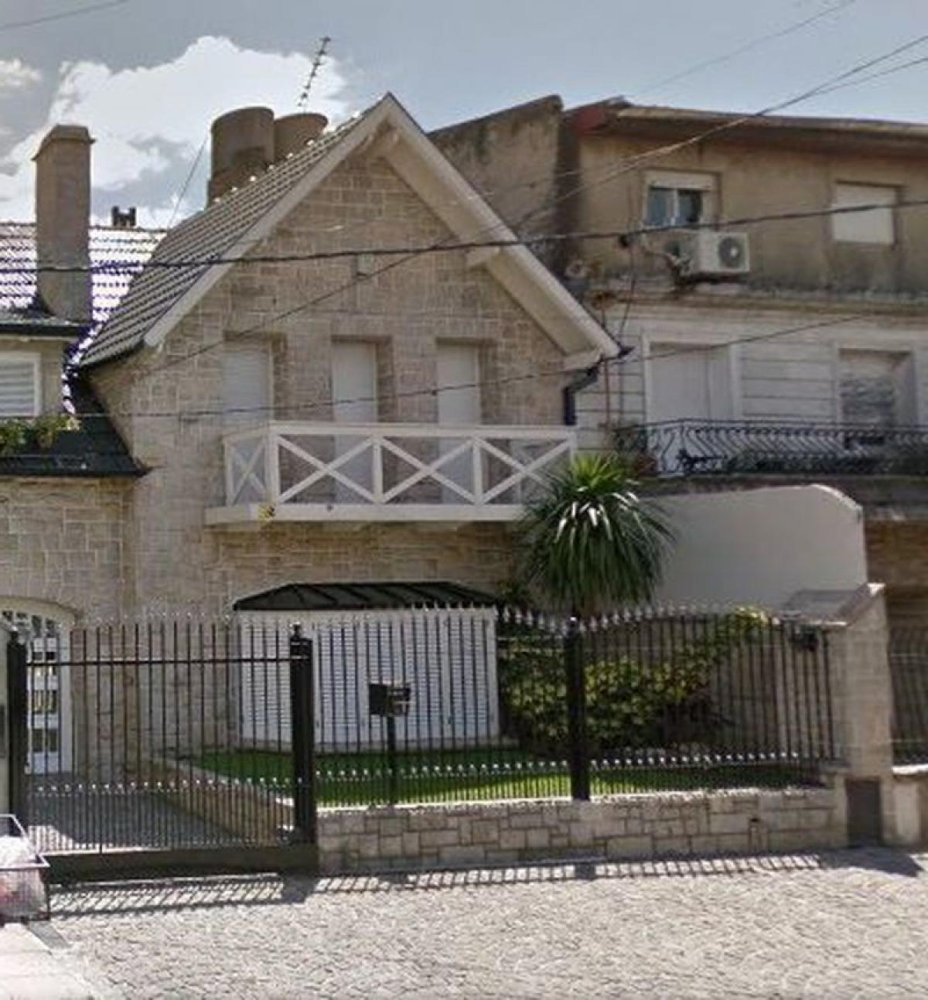 5 bedrooms House in Moron, Argentina No. 54491