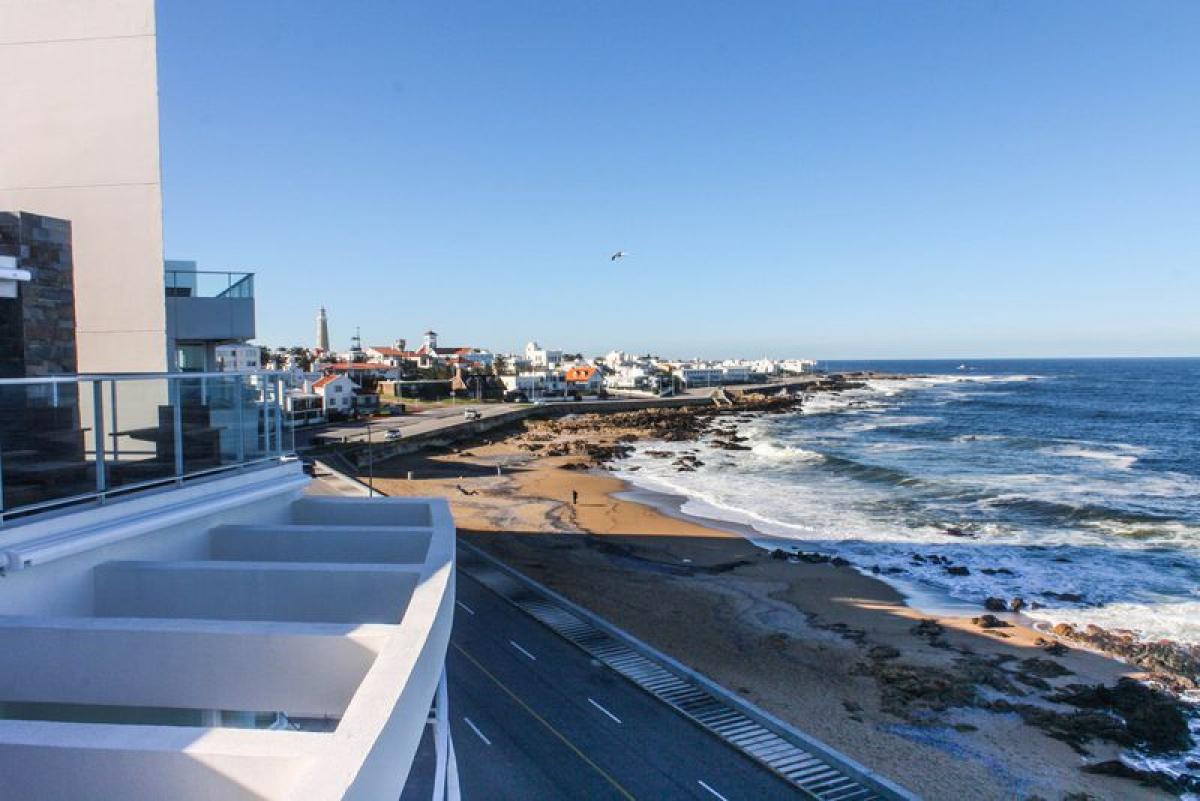 2 bedrooms Apartment in Maldonado, Uruguay No. 11895