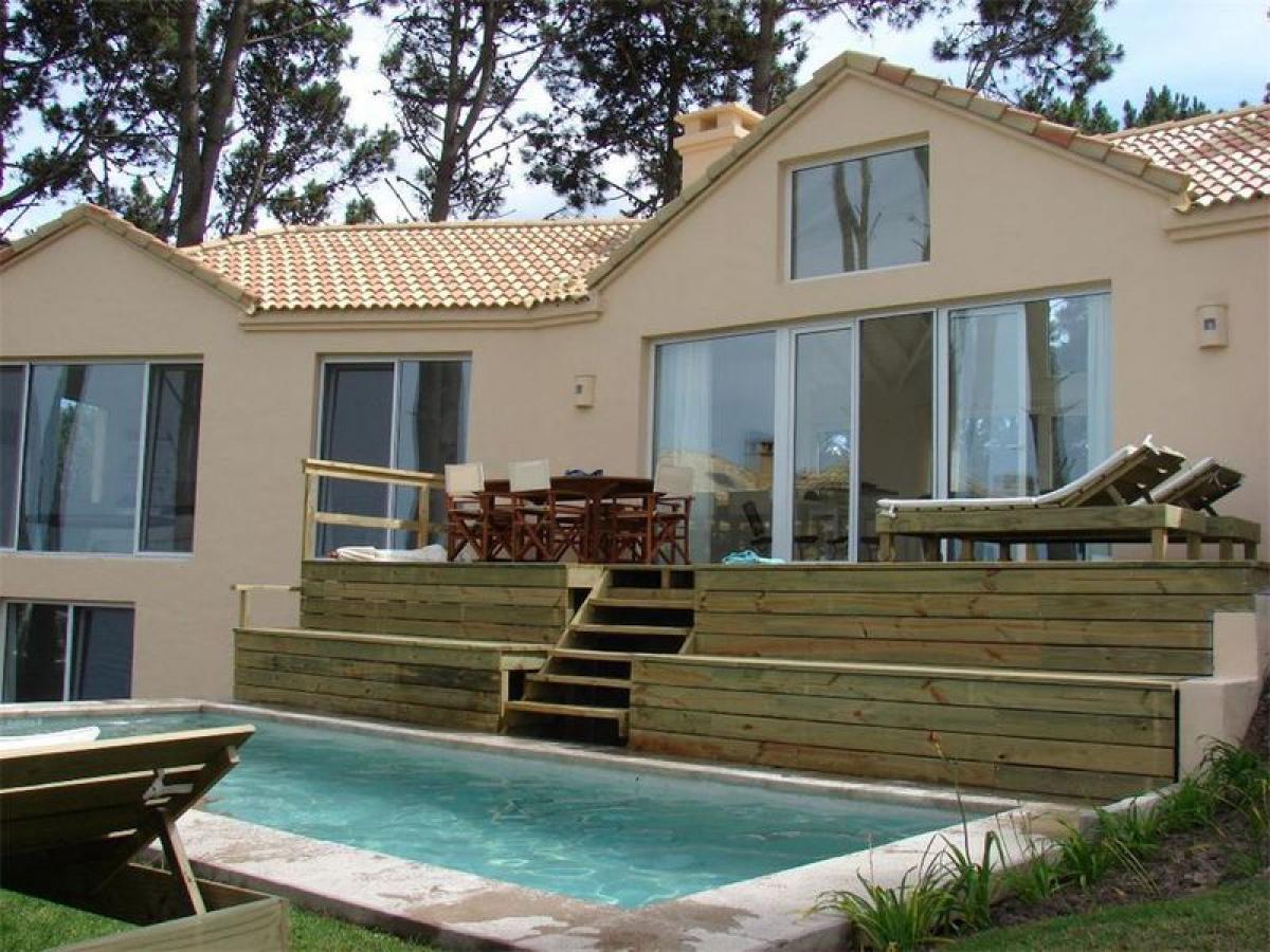 5 bedrooms House in Maldonado, Uruguay No. 5074
