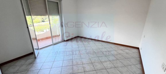 Квартира с 3 спальнями в Альба Адриатика, Италия № 107724 12