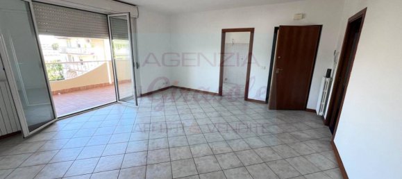 Квартира с 3 спальнями в Альба Адриатика, Италия № 107724 3