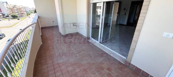 Квартира с 3 спальнями в Альба Адриатика, Италия № 107724 6