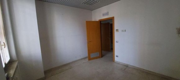 253m² Office in Grignasco, Italy No. 376356 7