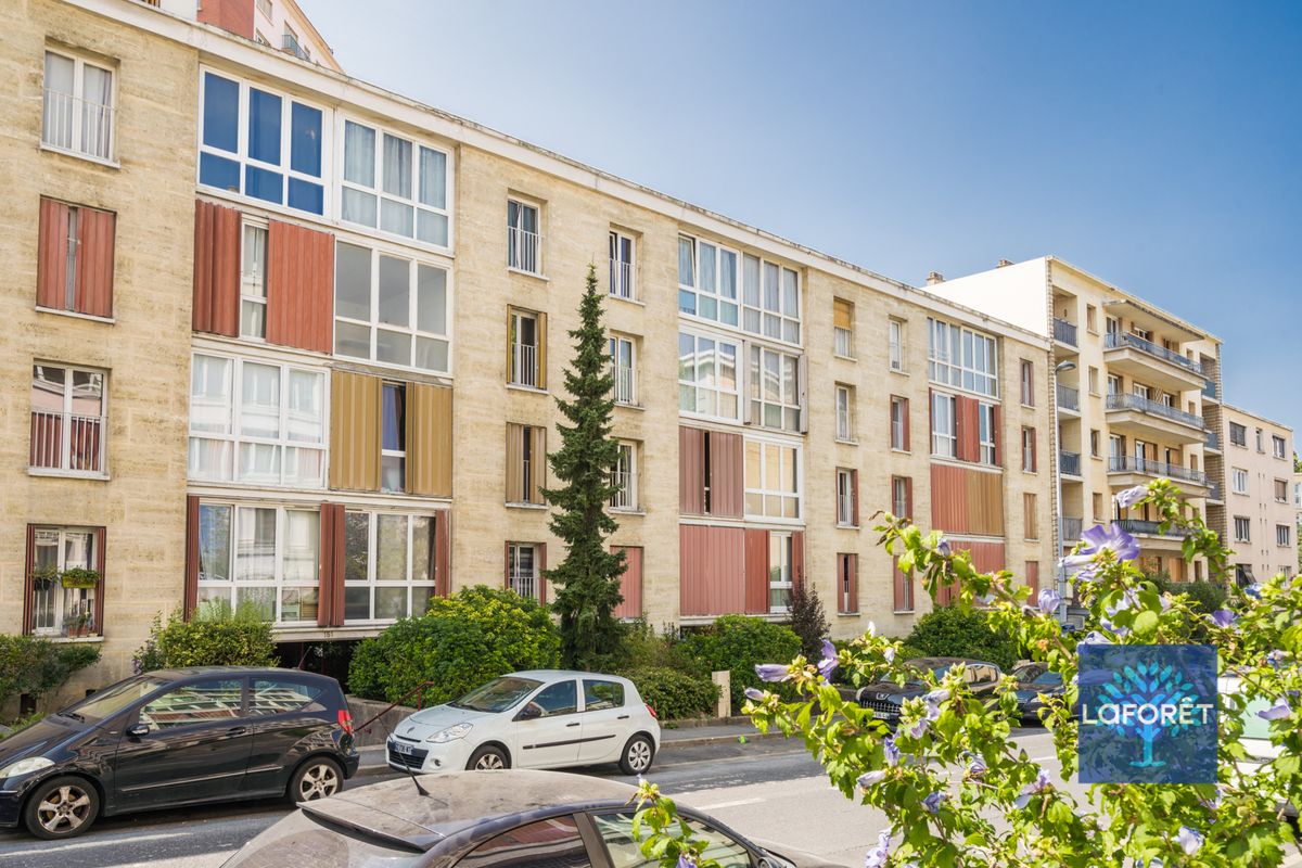 2 chambres Appartement à Romainville, France No. 170982