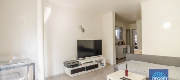 2 chambres Appartement à Romainville, France No. 170982 3