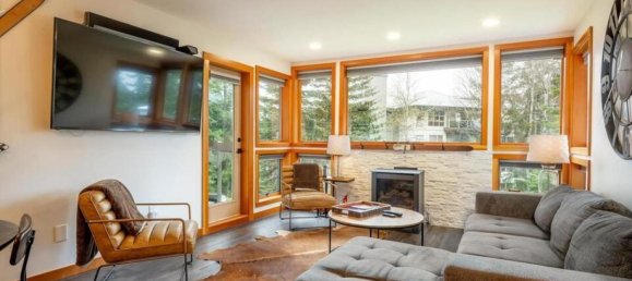 2 bedrooms Condo in British Columbia, Canada No. 188 2