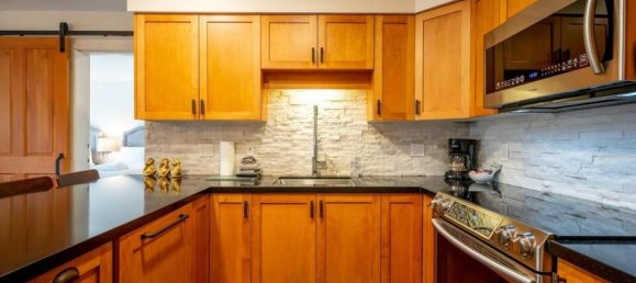 2 bedrooms Condo in British Columbia, Canada No. 188 10