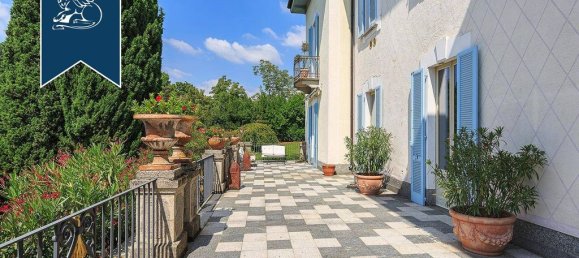 Villa de 10 dormitorios en Anzano del Parco, Italy No. 13224 10