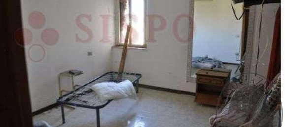 6 rooms Apartment in Deruta, Italy No. 193640 4