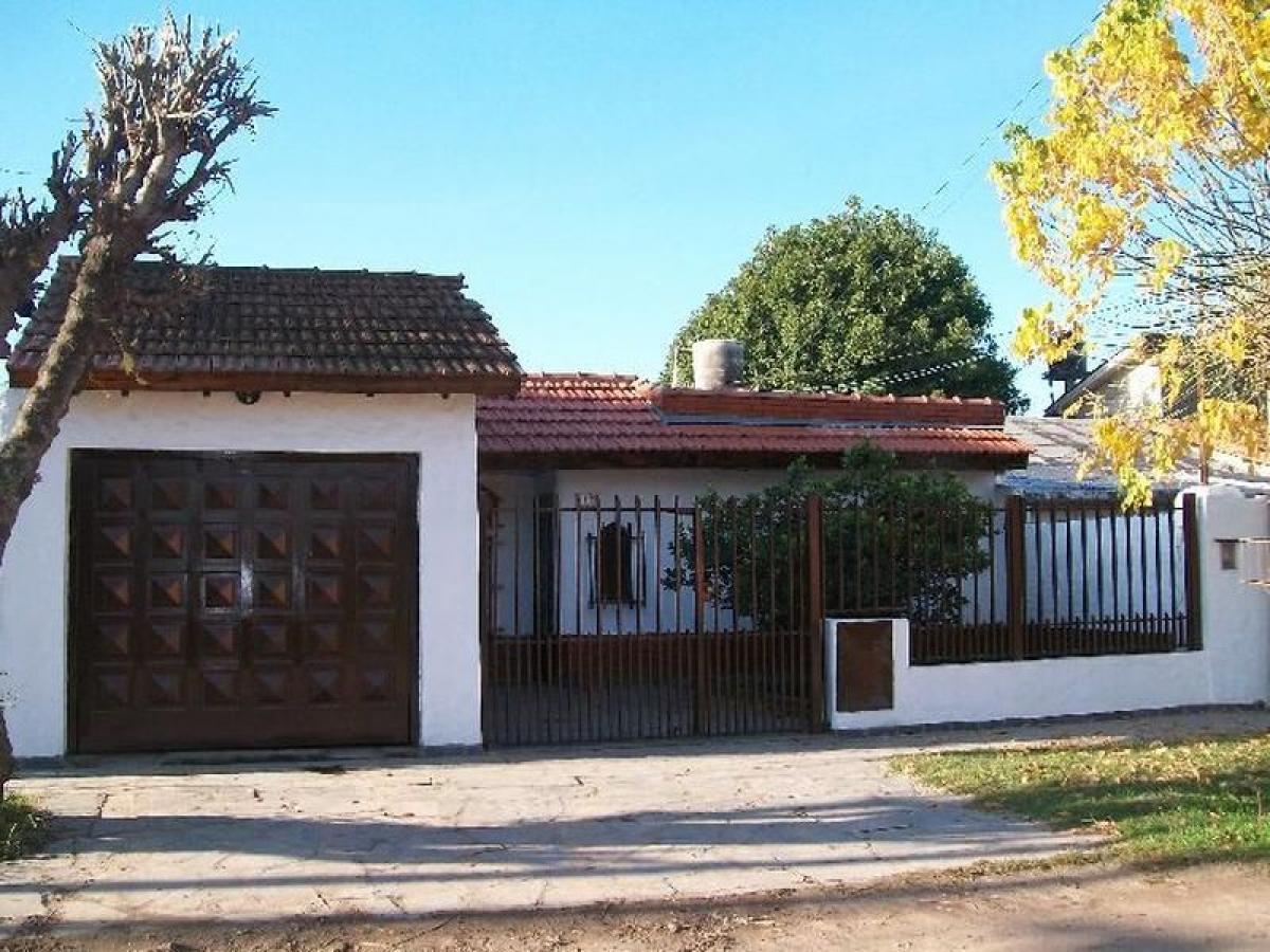 2 bedrooms House in Malvinas Argentinas, Argentina No. 55191