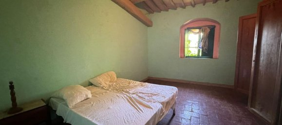 Casa de 9 habitaciónes en Monteriggioni, Italy No. 82732 7