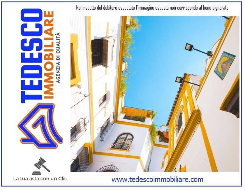 Apartamento de 5 habitaciónes en Benevento, Italy No. 289203