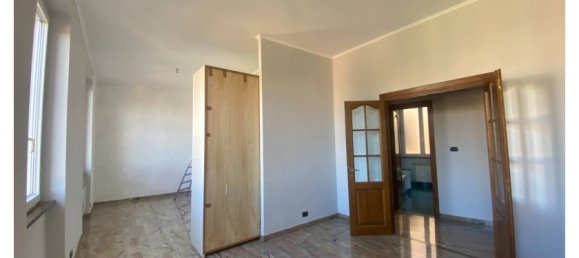 2 bedrooms Apartment in Genoa, Italy No. 351636 2