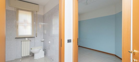 Квартира с 3 спальнями в Пьольтелло, Италия № 357945 20