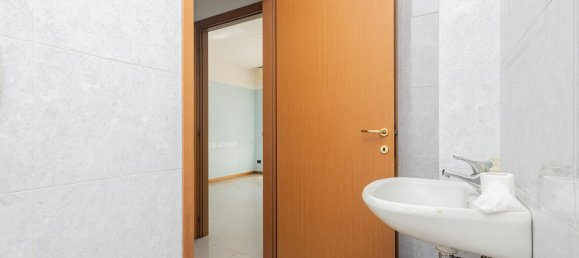 Квартира с 3 спальнями в Пьольтелло, Италия № 357945 13