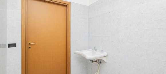 Квартира с 3 спальнями в Пьольтелло, Италия № 357945 19