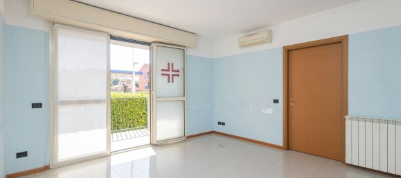 Квартира с 3 спальнями в Пьольтелло, Италия № 357945 8