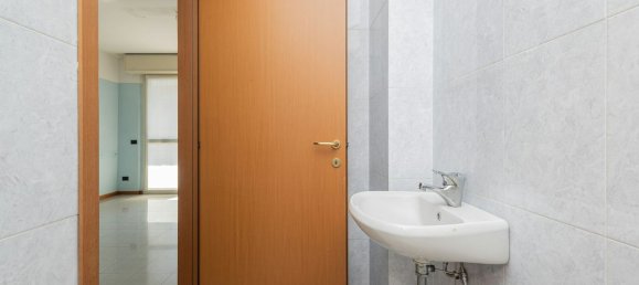 Квартира с 3 спальнями в Пьольтелло, Италия № 357945 11