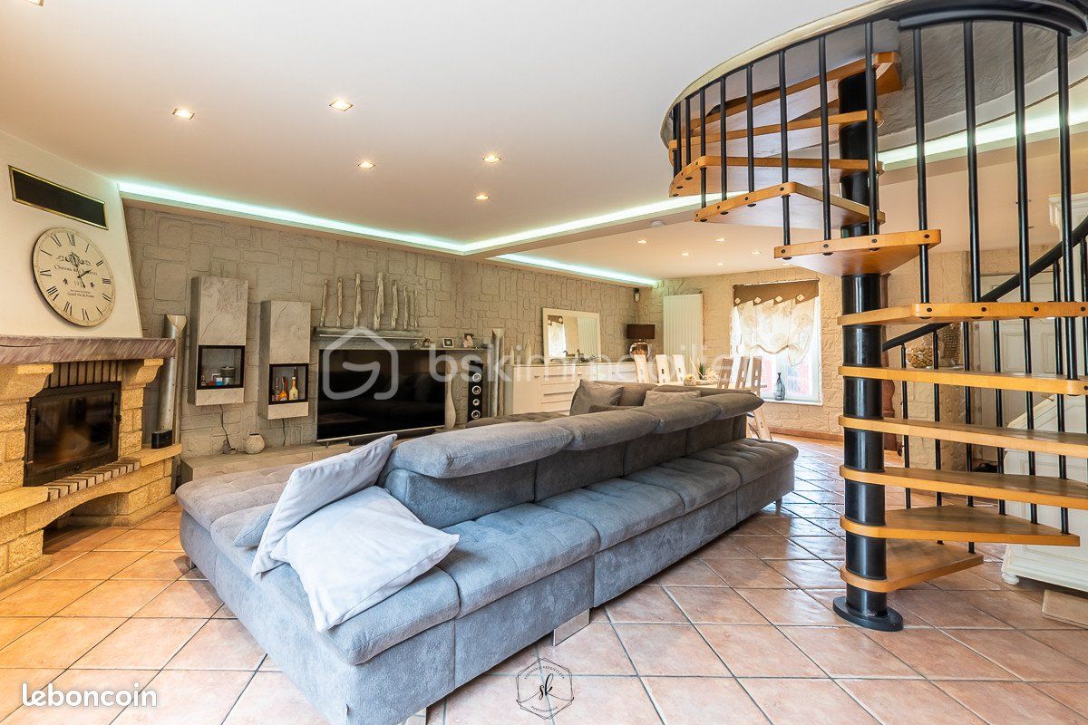 Дом с 4 спальнями в Айанж, Франция № 239190