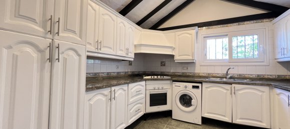 3 bedrooms House in La Duquesa, Spain No. 54125 9