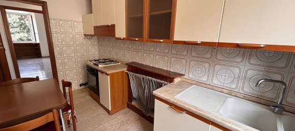 Квартира с 3 комнатами в Риньяно Фламинио, Италия № 284409 4