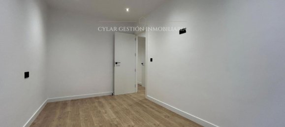 Apartamento de 3 dormitorios en Salamanca, Spain No. 18114 10