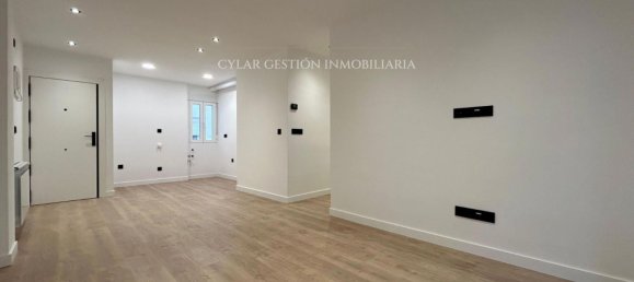 Apartamento de 3 dormitorios en Salamanca, Spain No. 18114 4