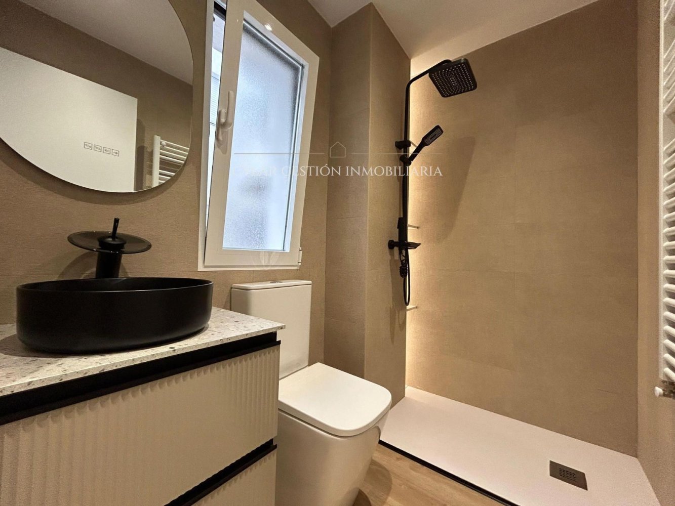 Apartamento de 3 dormitorios en Salamanca, Spain No. 18114