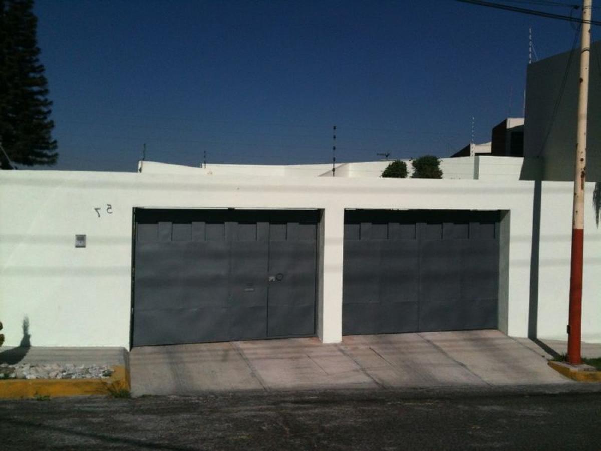 3 bedrooms House in Puebla, Mexico No. 156823