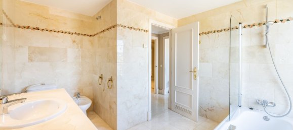 5 bedrooms Penthouse in Marbella, Spain No. 34189 52