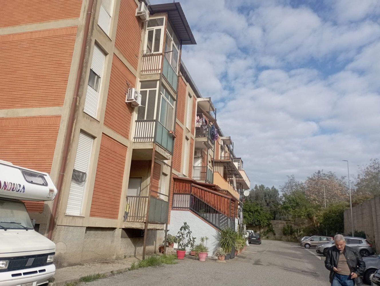 3غرفة شقة في Reggio Calabria, Italy رقم 38481