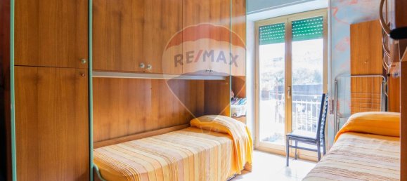 2 bedrooms Apartment in Catania, Italy No. 87998 9