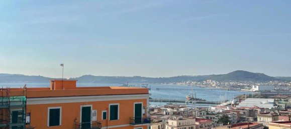 3 rooms Apartment in Pozzuoli, Italy No. 79838 16
