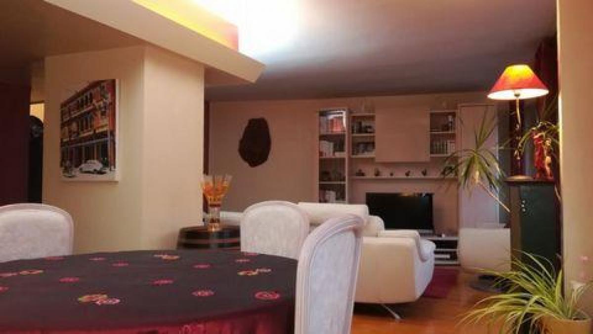 4 bedrooms Apartment in Royat, France No. 15490