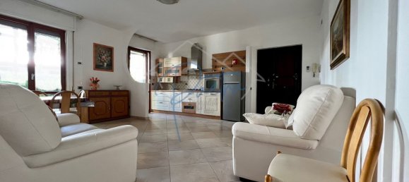 3 Schlafzimmer Wohnung in Massa, Italy, Nr. 356409 5