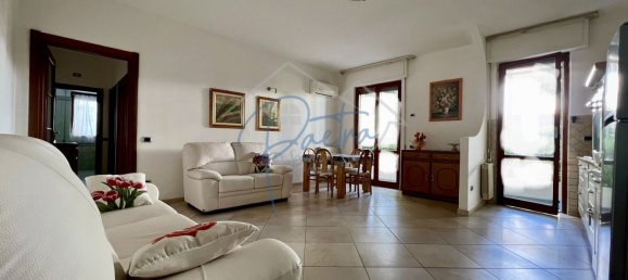 3 Schlafzimmer Wohnung in Massa, Italy, Nr. 356409 3