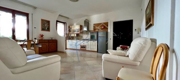 3 Schlafzimmer Wohnung in Massa, Italy, Nr. 356409 2