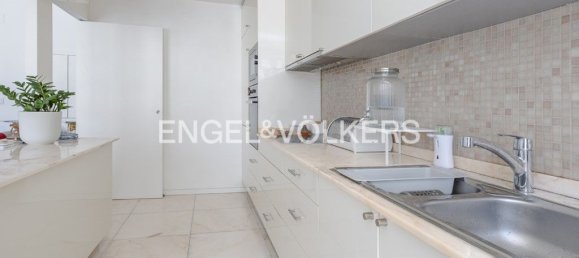 3 bedrooms Apartment in Lisbon, Portugal No. 12186 17