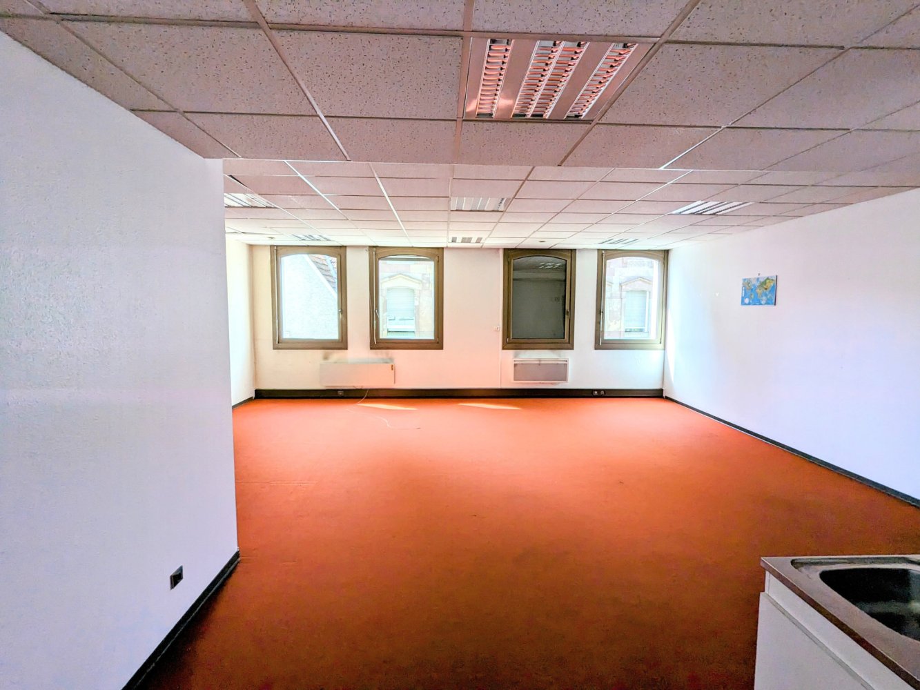 Gewerbliche Immobilie in Haguenau, France 280m², Nr. 64066