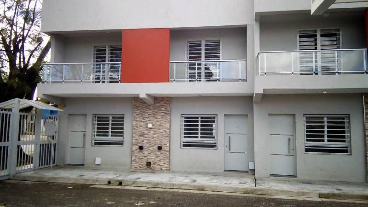 2 bedrooms House in Berazategui, Argentina No. 64480