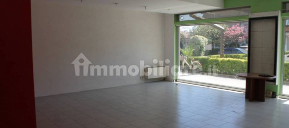 Imóvel comercial de 5 divisões em Massa, Italy N.º 39669 2