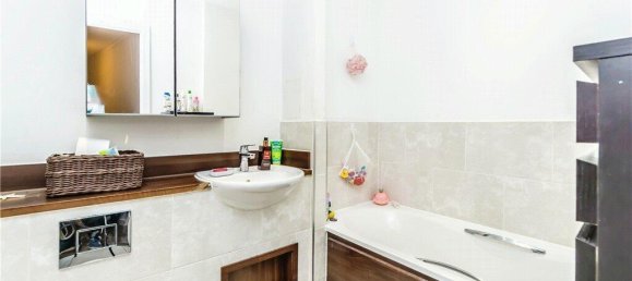 2 Schlafzimmer Wohnung in Croydon, United Kingdom, Nr. 7996 4